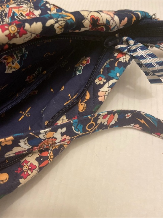 Vera Bradley Harry Potter Triple Zip Hipster Crossbody Bag HOME TO HOGWARTZ - Picture 5 of 12